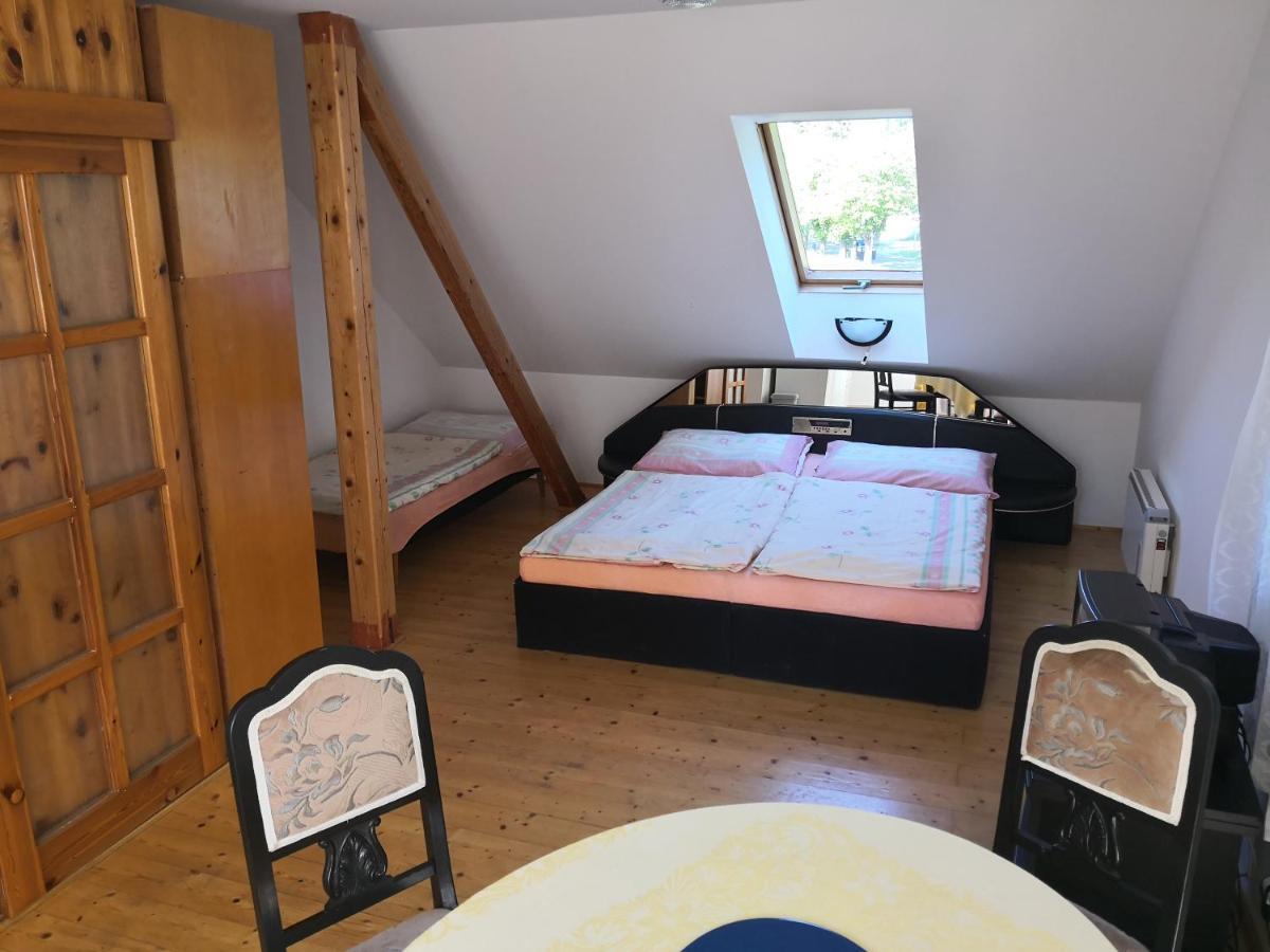 Ubytovani U Machova Jezera - Apartmany - Ludmila Grulisova Doksy  Εξωτερικό φωτογραφία